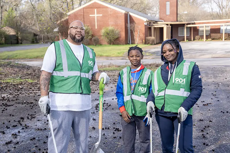 Memphis Allies staff and community members cleaning up